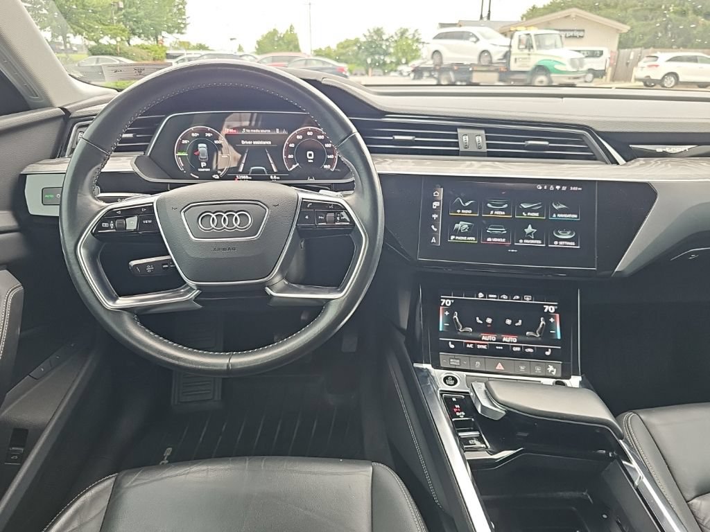 Used 2021 Audi e-tron Premium w/ Convenience Plus Package AWD/4WD image 2