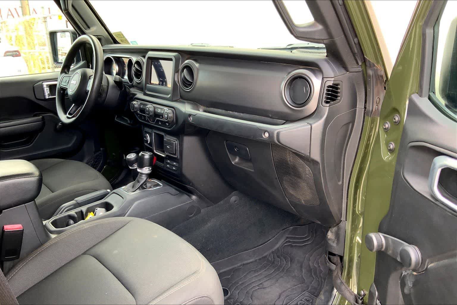 Used 2022 Jeep Gladiator Sport AWD/4WD image 23