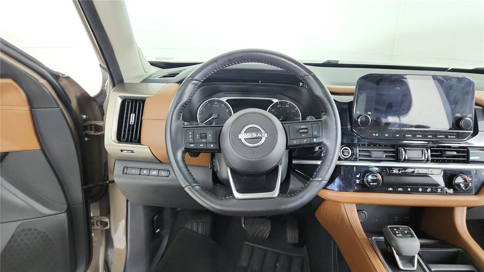 Used 2023 Nissan Pathfinder Platinum w/ Cargo Package FWD image 14