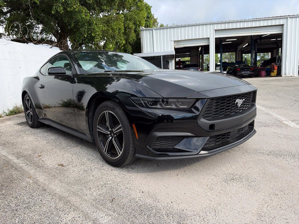 Used 2025 Ford Mustang Premium RWD image 1