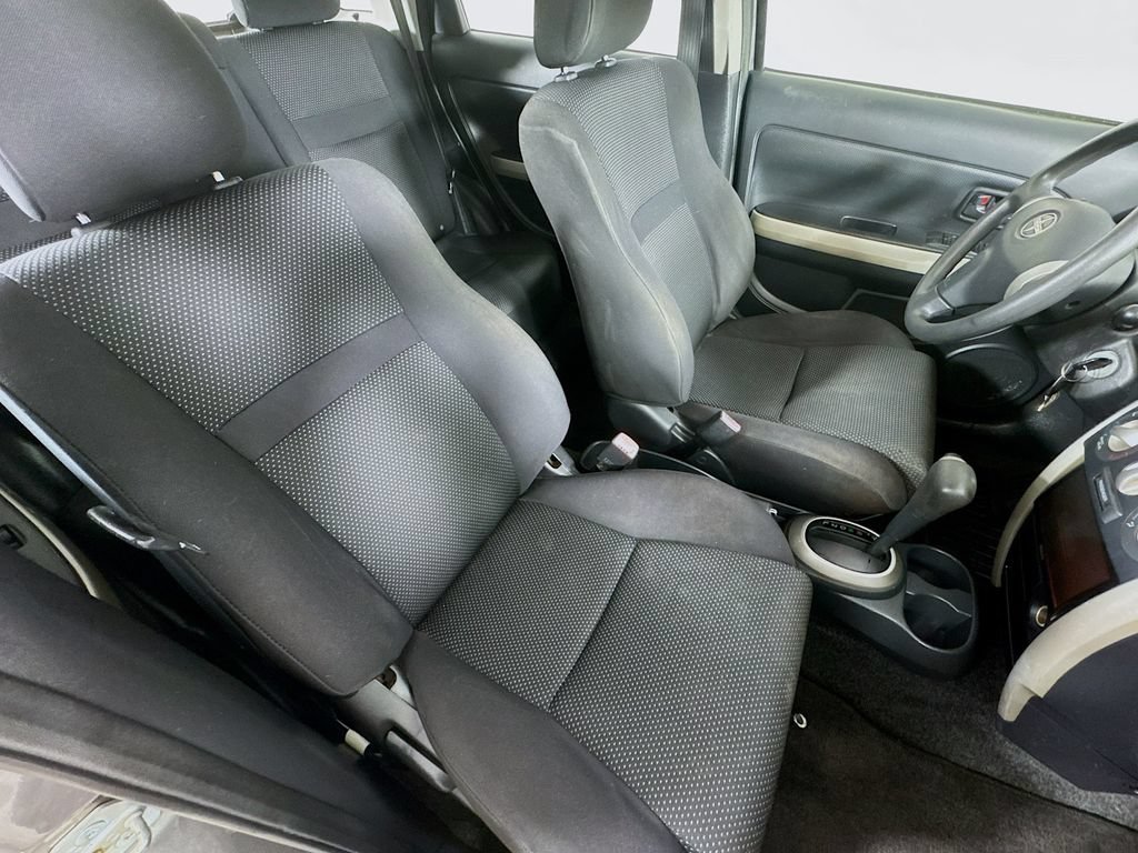 Used 2005 Scion xA FWD image 25