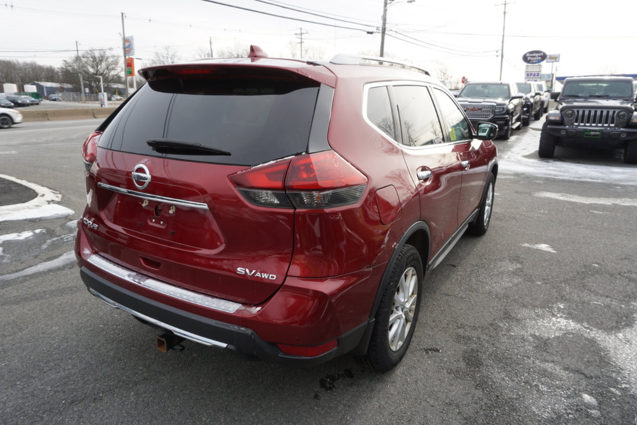 Used 2018 Nissan Rogue SV image 5