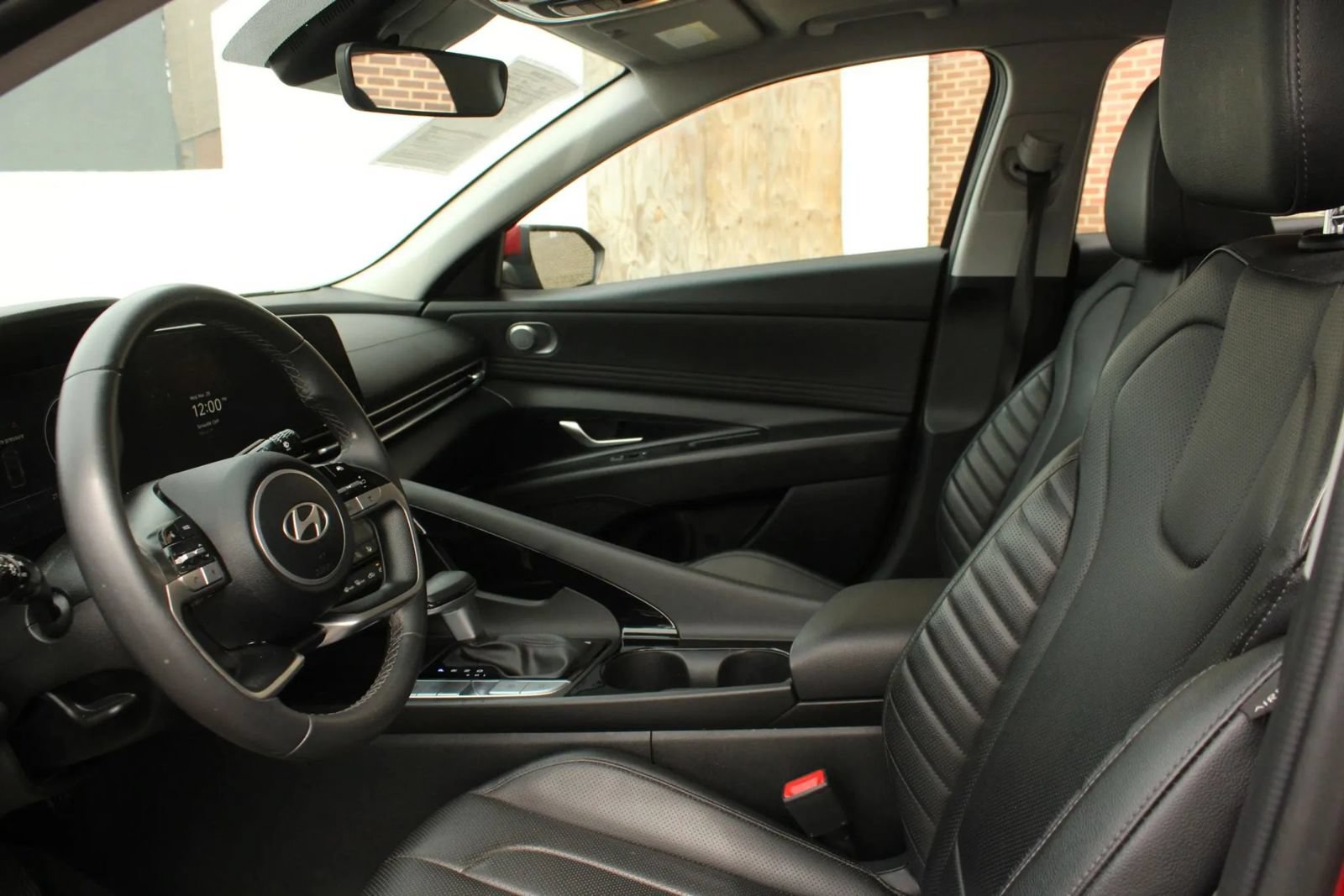 Used 2025 Hyundai Elantra Limited FWD image 11