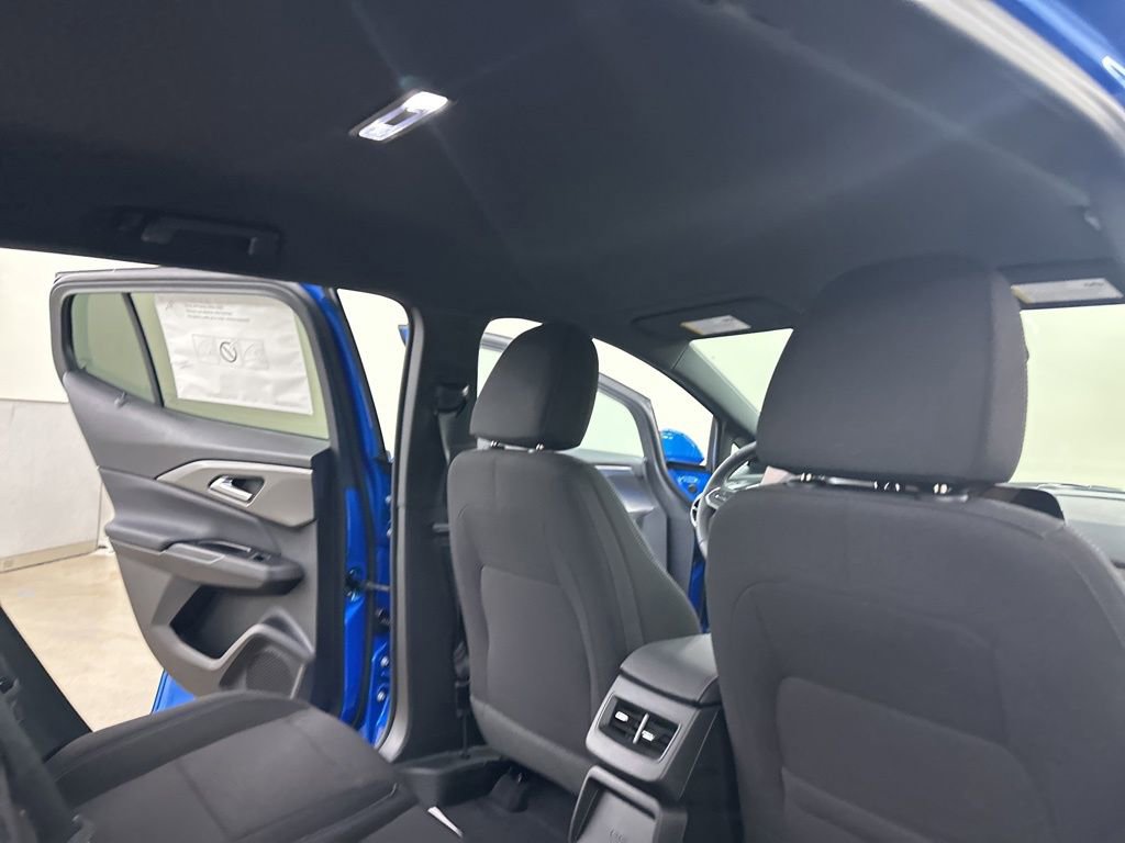 New 2026 Chevrolet Equinox EV LT image 18