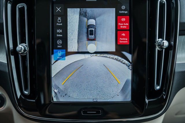 Used 2026 Volvo XC40 B5 Ultra w/ Protection Package Premier image 43