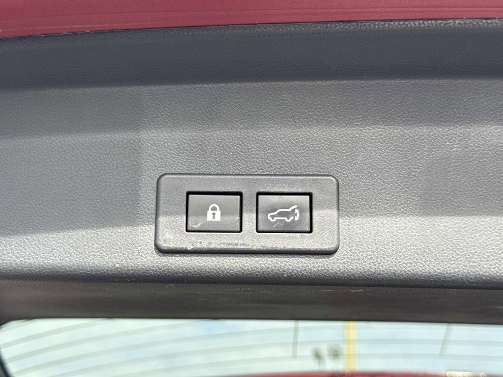 Used 2020 Subaru Ascent Touring w/ Popular Package #2 image 12