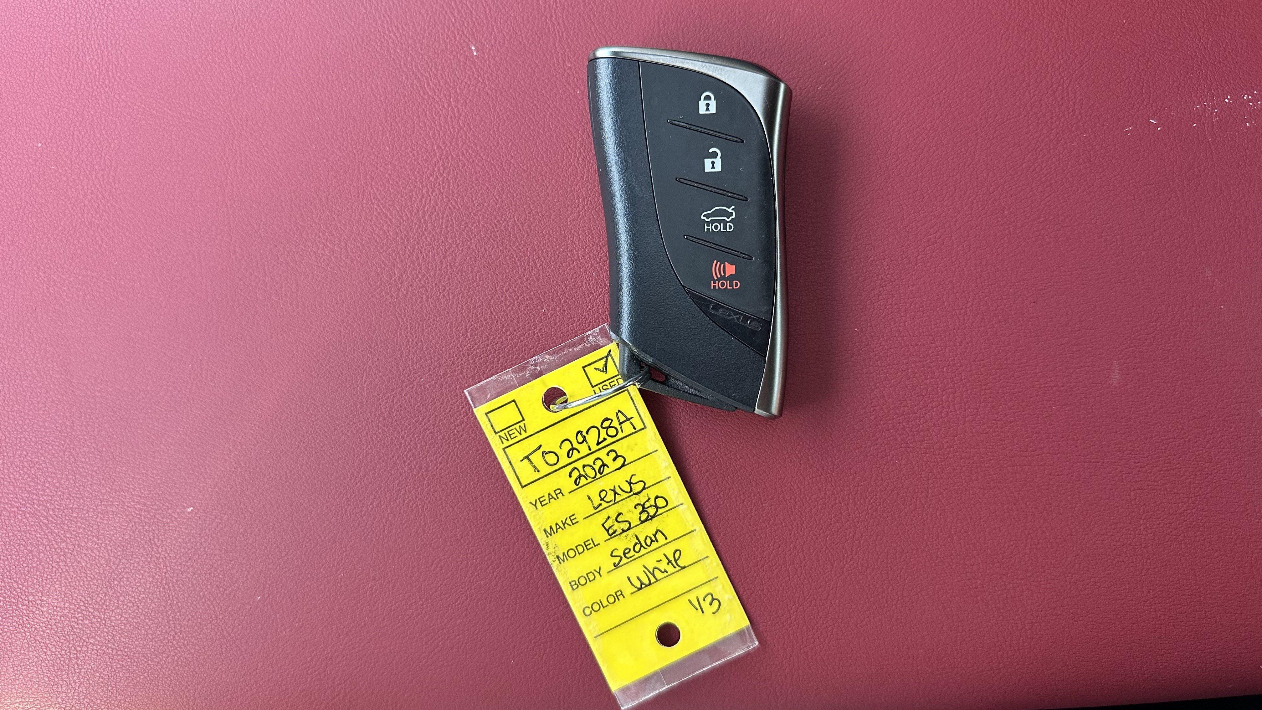 Used 2023 Lexus ES 350 F Sport w/ Accessory Package (Z2) image 21