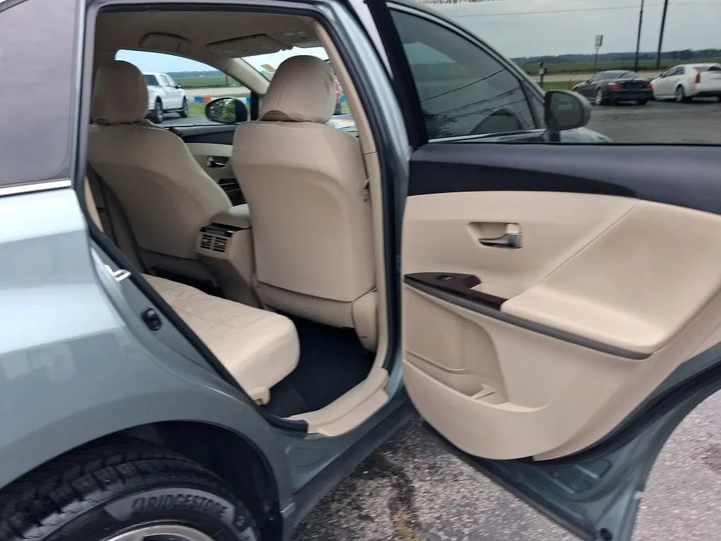 Used 2012 Toyota Venza LE w/ LE Convenience Pkg FWD image 28