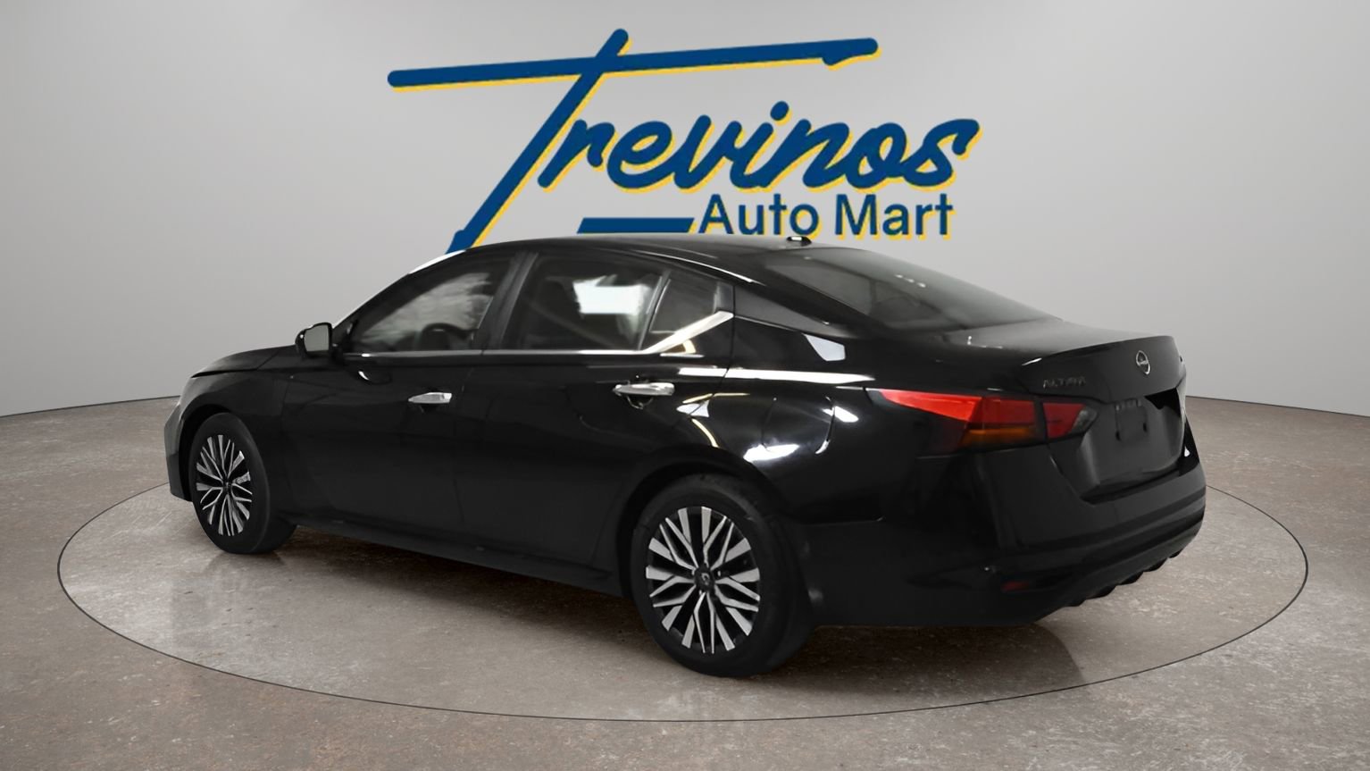 Used 2024 Nissan Altima 2.5 SV FWD image 9