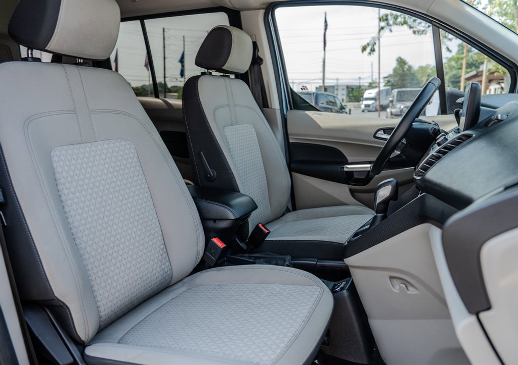 Used 2019 Ford Transit Connect XLT image 31