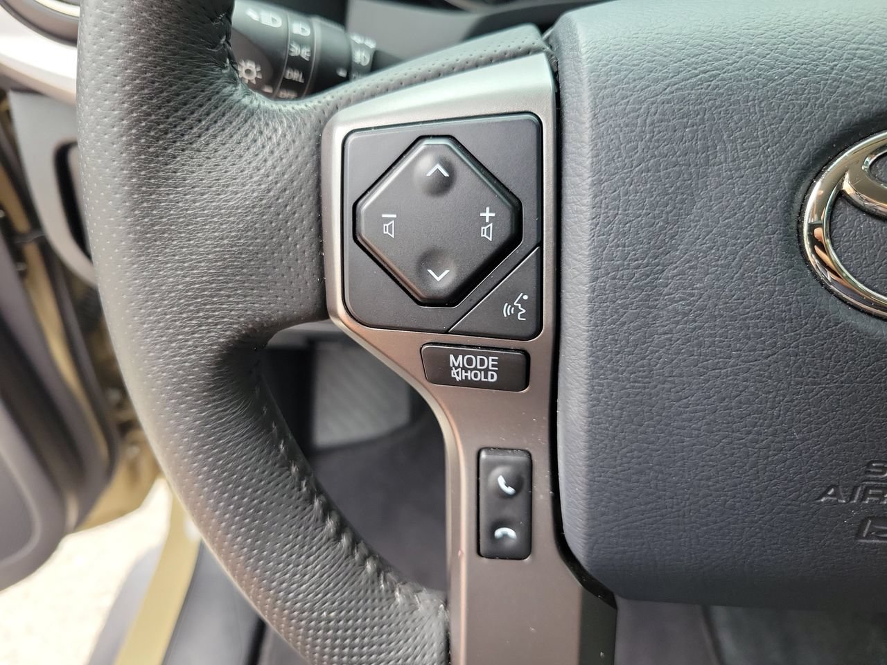 Used 2020 Toyota Tacoma SR5 RWD image 19