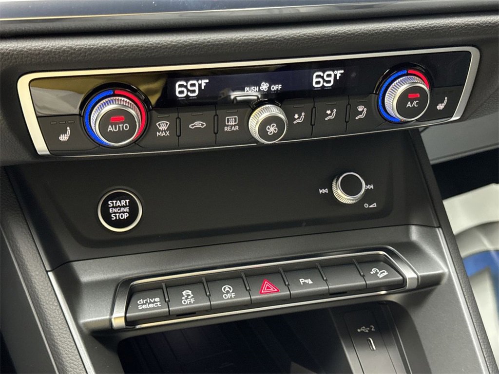 New 2025 Audi Q3 2.0T Premium image 18