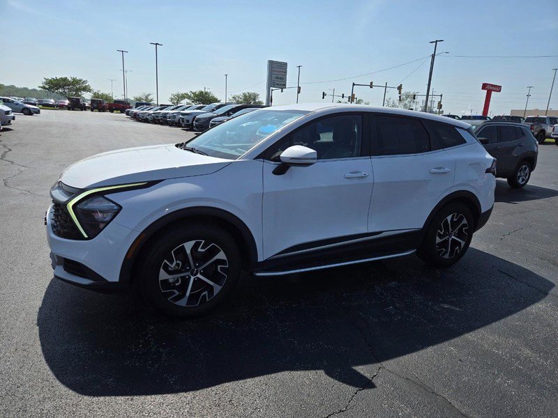 Used 2023 Kia Sportage EX FWD image 3