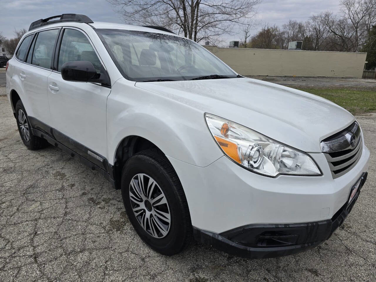 Used 2011 Subaru Outback 2.5i AWD/4WD image 3