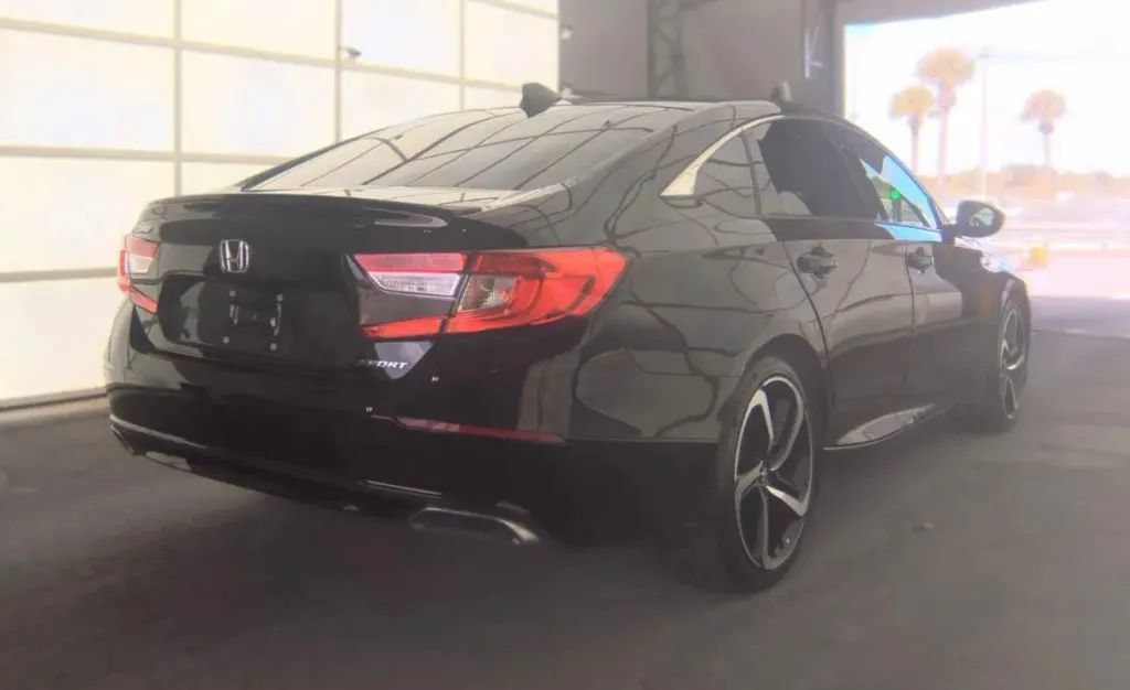 Used 2022 Honda Accord Sport image 3
