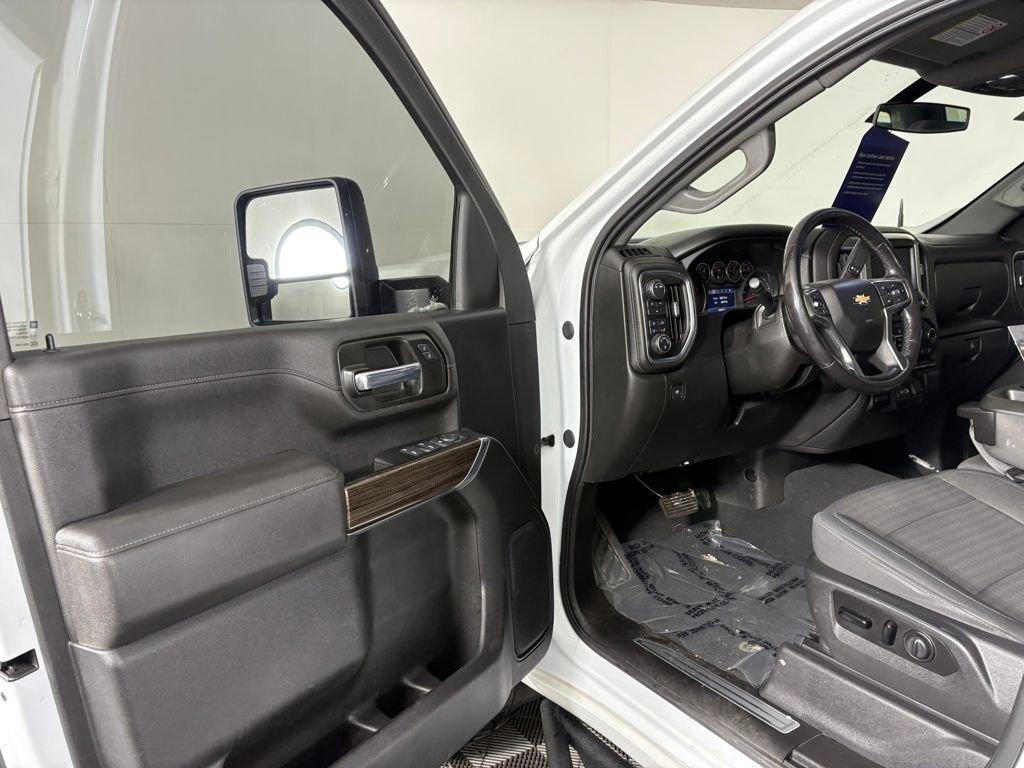 Used 2020 Chevrolet Silverado 3500 LT w/ Convenience Package image 12