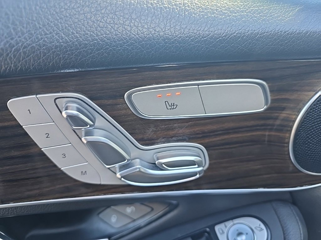 Used 2020 Mercedes-Benz GLC 300 4MATIC image 16