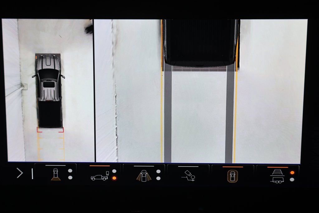 Used 2024 GMC Sierra 3500 Denali Ultimate image 32