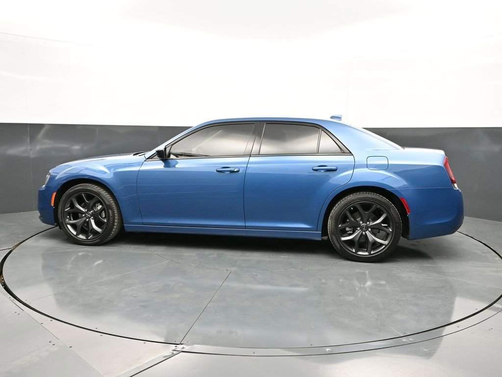 Used 2023 Chrysler 300 Touring w/ Sport Appearance Package image 8