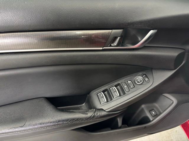 Used 2018 Honda Accord Sport image 10