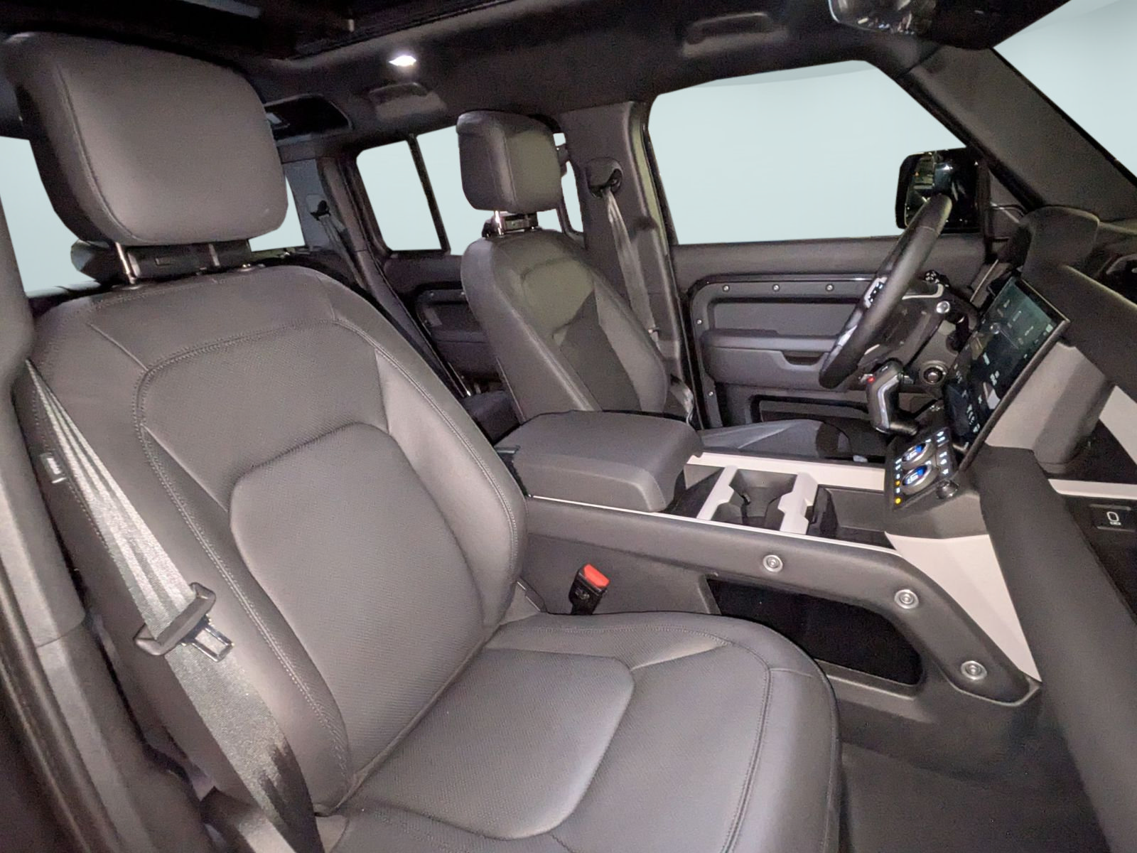 New 2026 Land Rover Defender 110 X-Dynamic SE AWD/4WD image 30