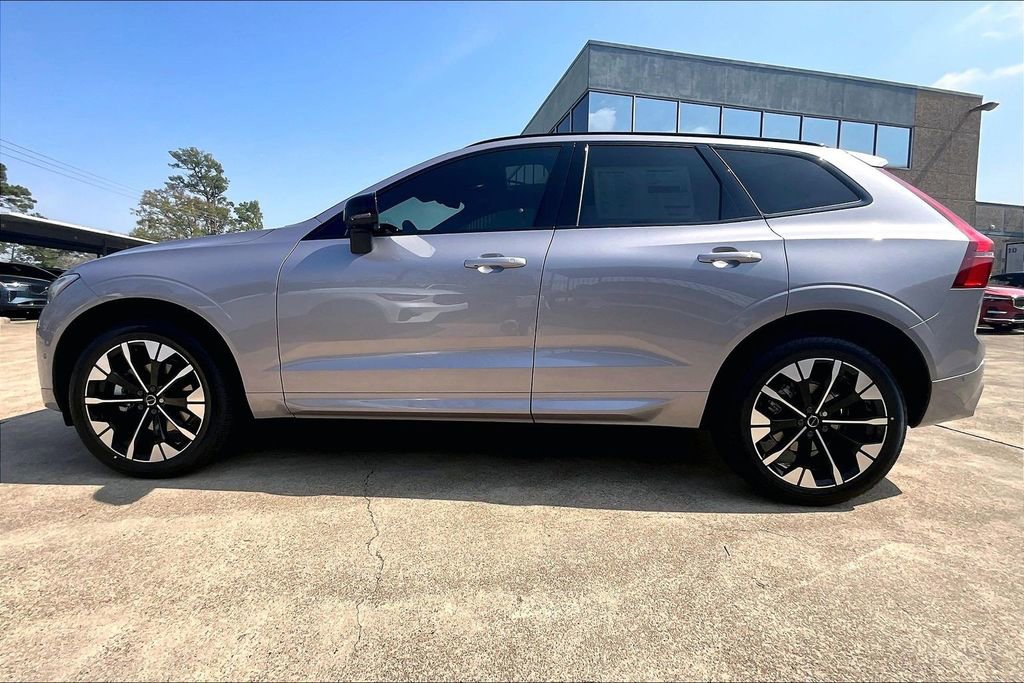 New 2026 Volvo XC60 B5 Plus w/ Protection Package Premier AWD/4WD image 21