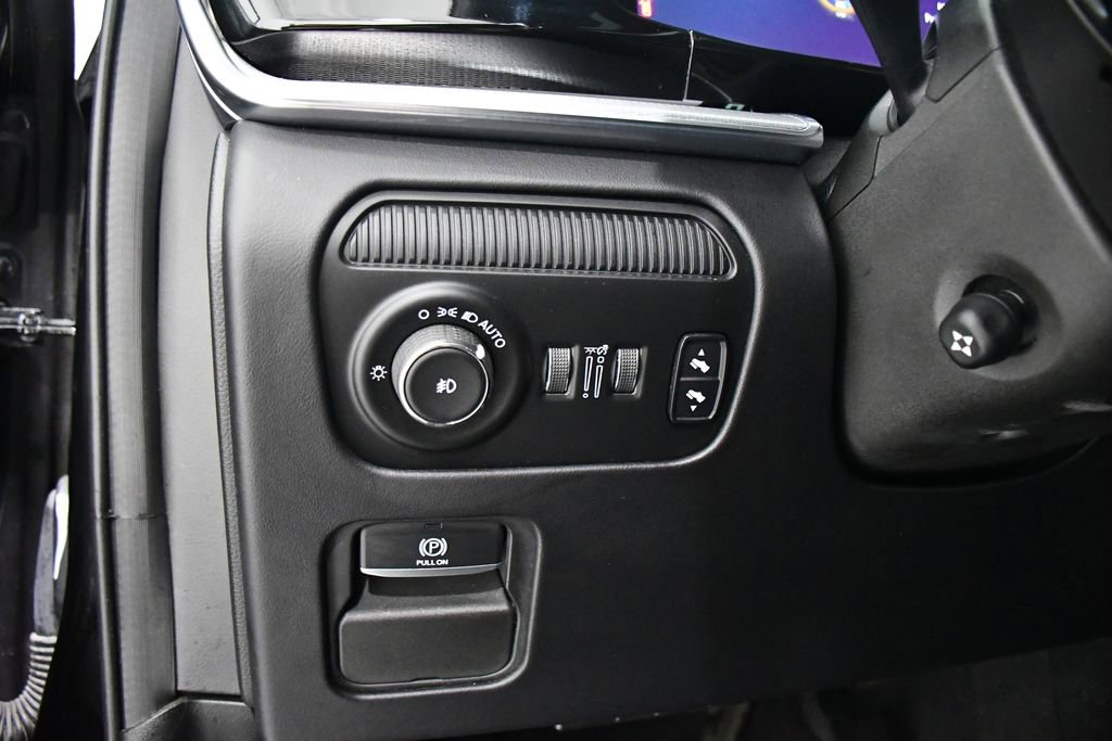 Used 2022 Jeep Grand Wagoneer Series III w/ Rear Seat Video Group 1 image 11