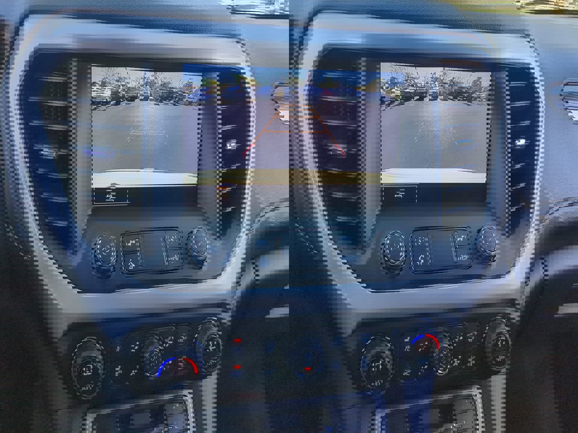 Used 2023 GMC Acadia SLT image 25