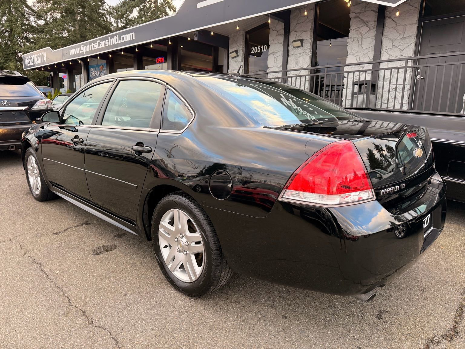 Used 2016 Chevrolet Impala LT FWD image 3