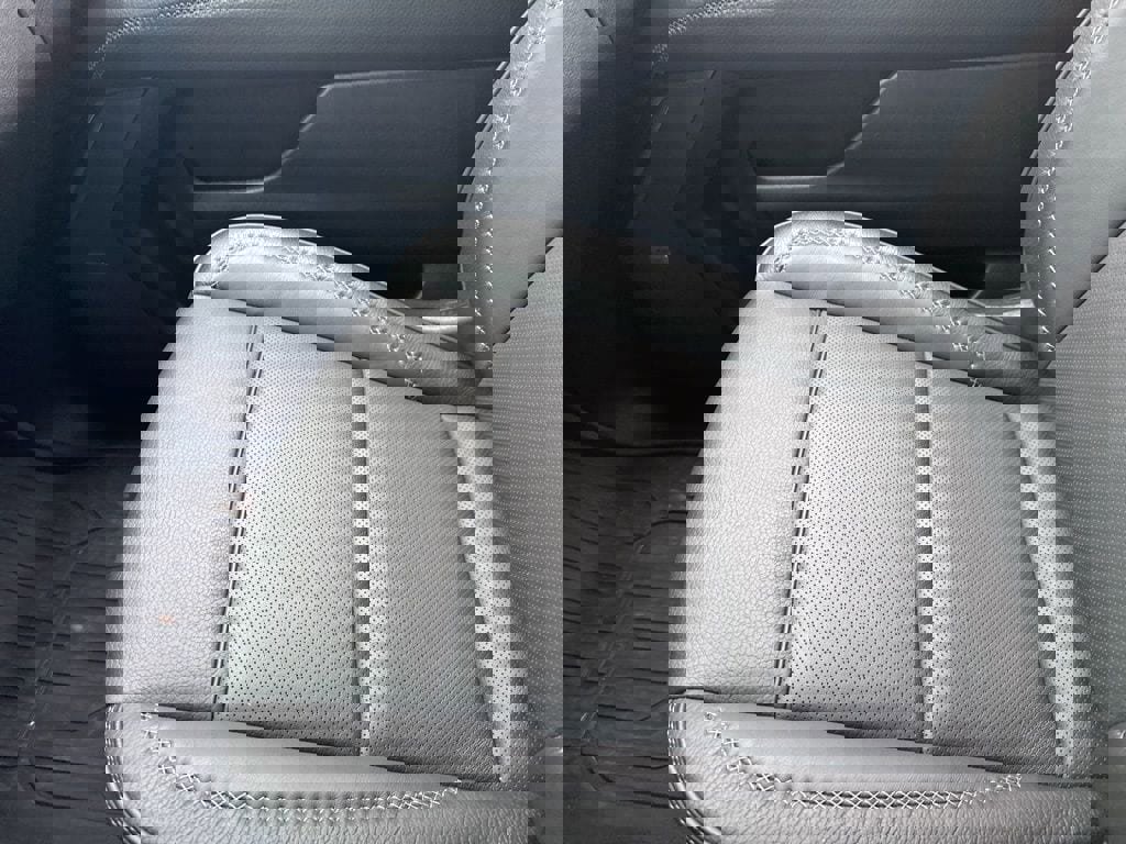 Used 2023 GMC Yukon Denali w/ Denali Reserve Package AWD/4WD image 11