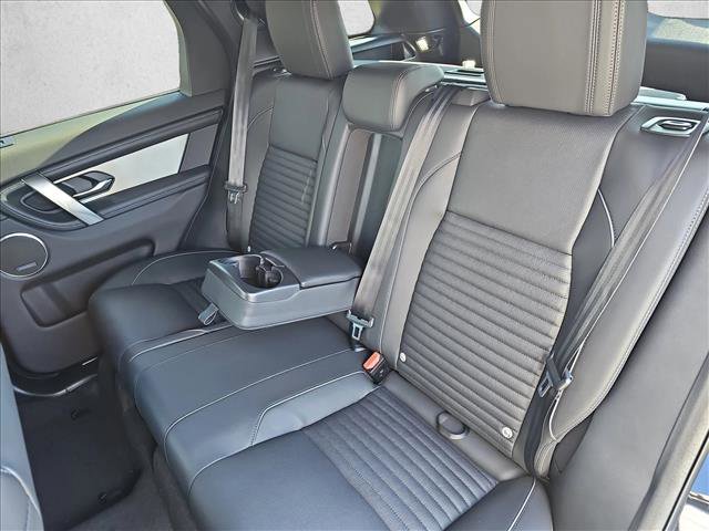Used 2025 Land Rover Discovery Sport Dynamic SE image 15