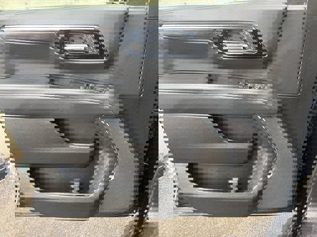 Used 2025 Chevrolet Tahoe LT image 20