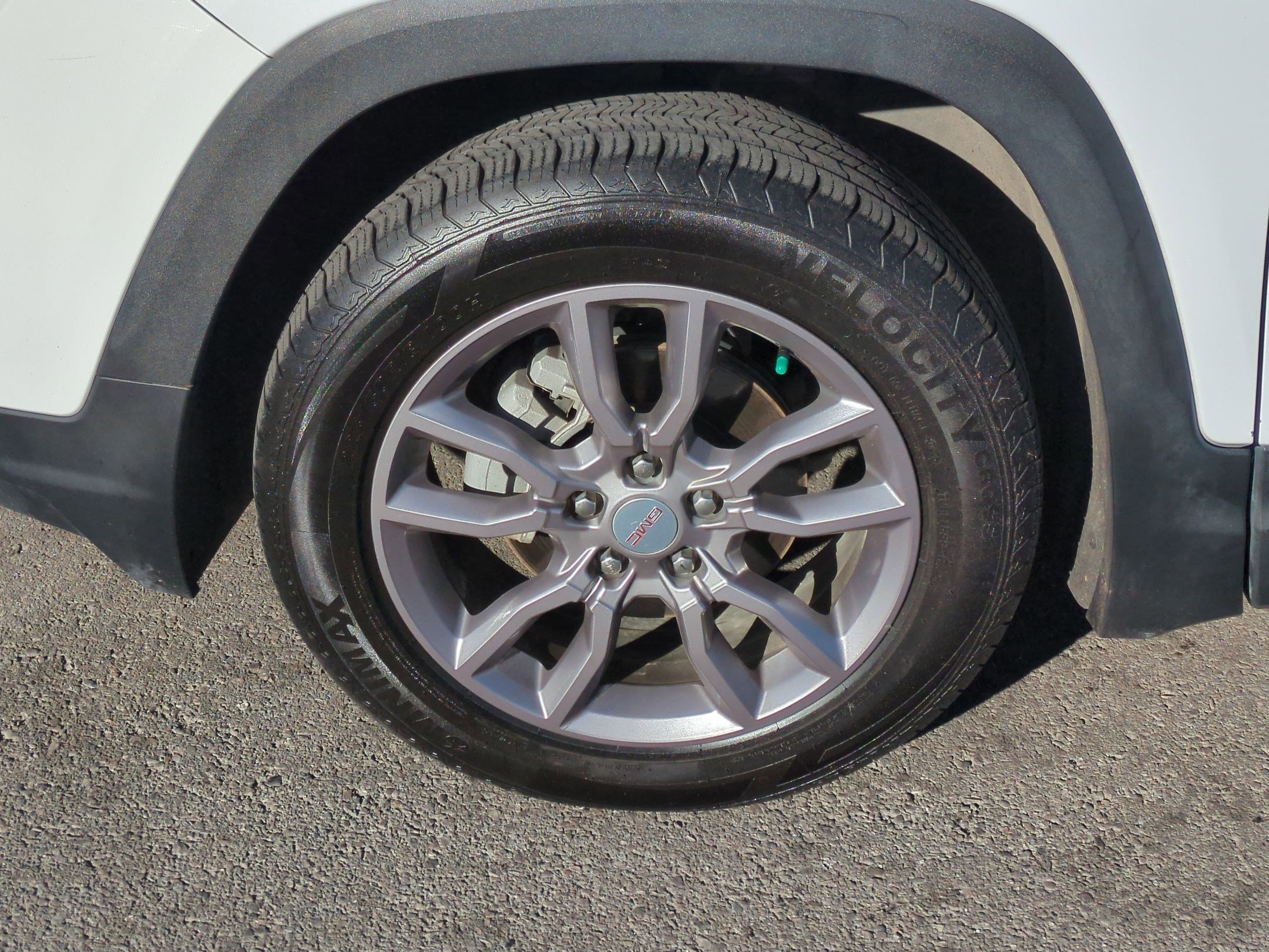 Used 2023 GMC Terrain SLT image 14