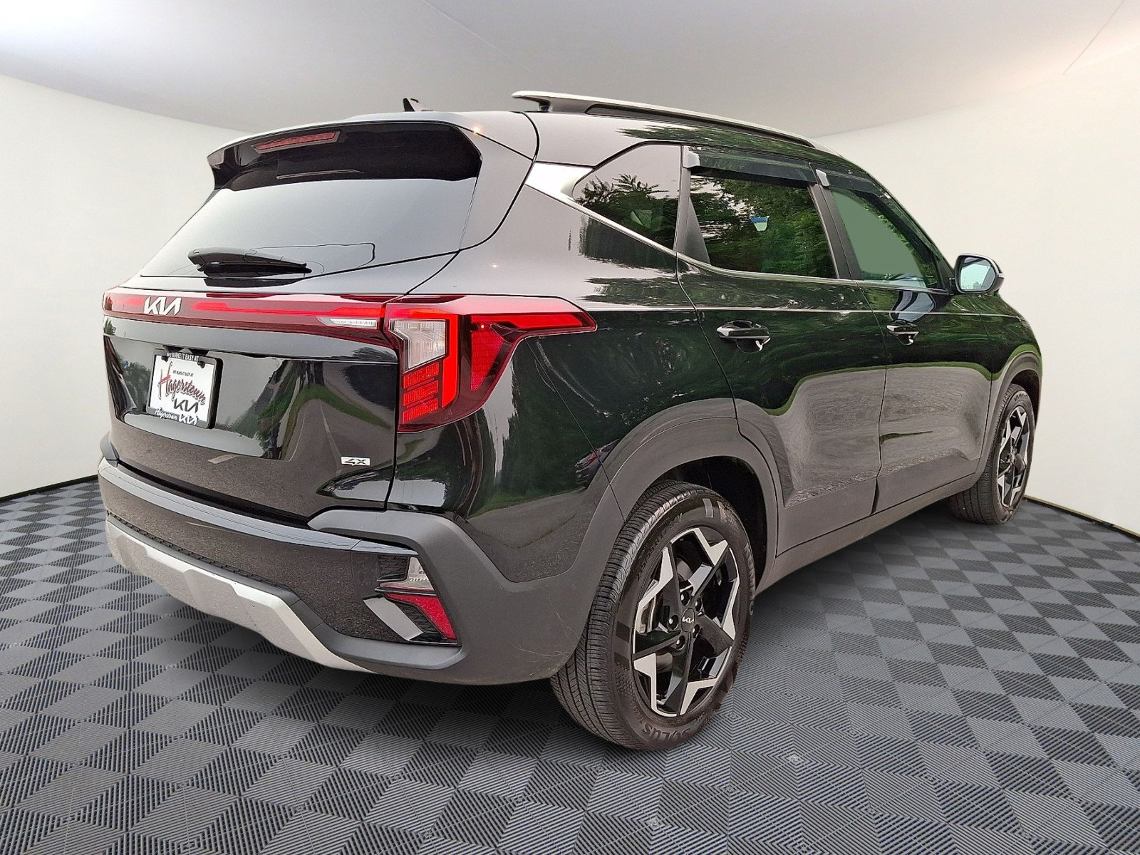 Certified 2024 Kia Seltos EX AWD/4WD image 6