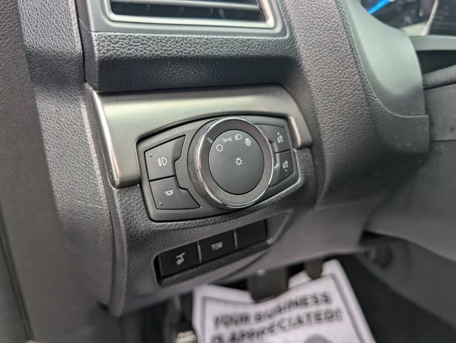 Used 2018 Ford Explorer XLT w/ Equipment Group 202A AWD/4WD image 12
