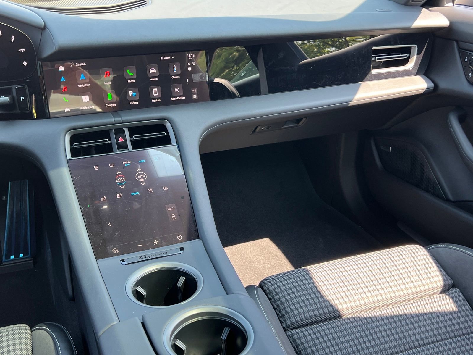 New 2025 Porsche Taycan image 25