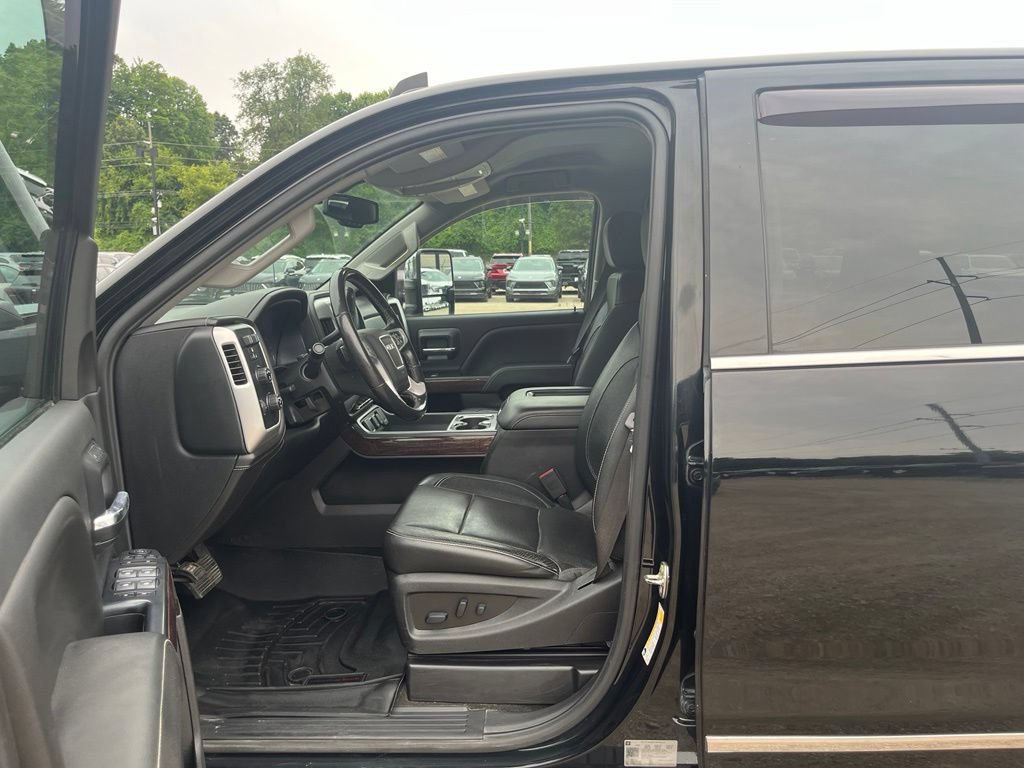 Used 2018 GMC Sierra 2500 SLT w/ Duramax Plus Package AWD/4WD image 15