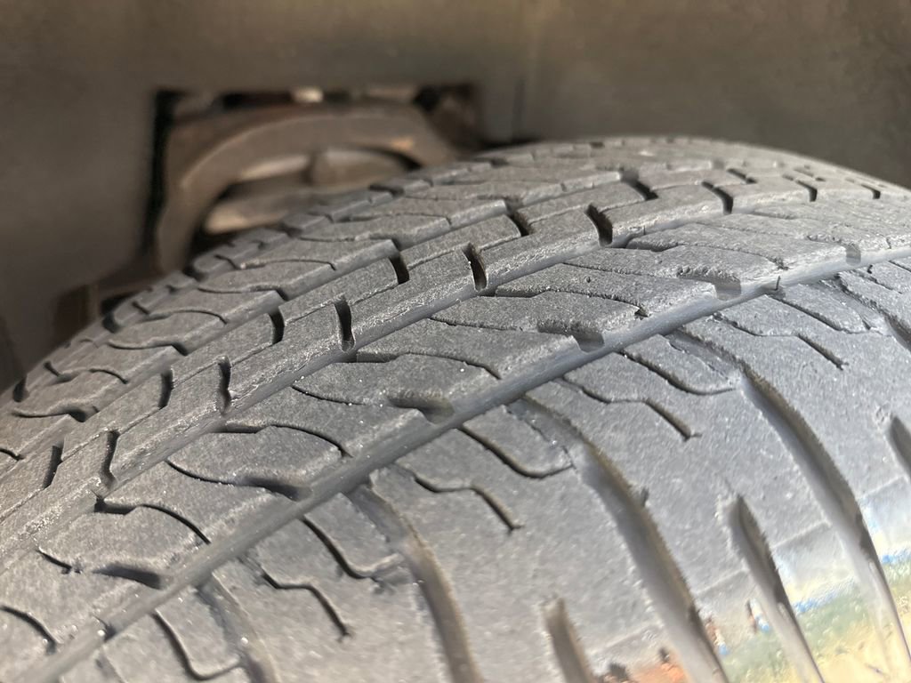 Used 2018 Chevrolet Suburban LT RWD image 14