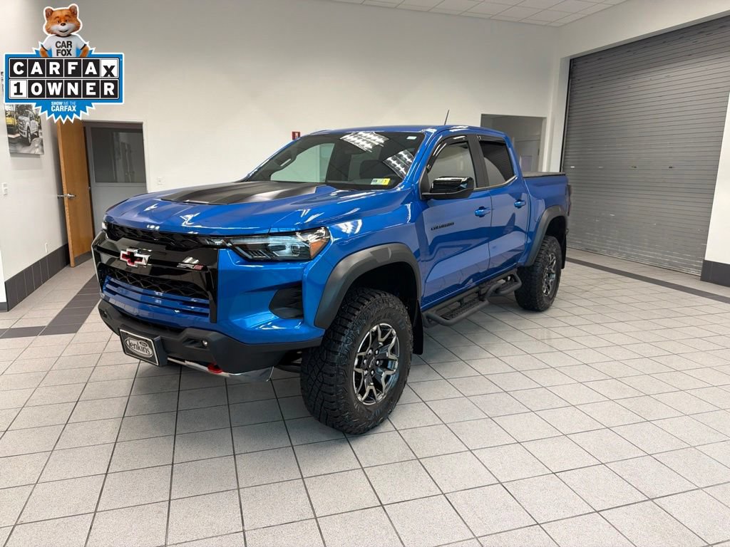 Used 2024 Chevrolet Colorado ZR2 AWD/4WD image 3