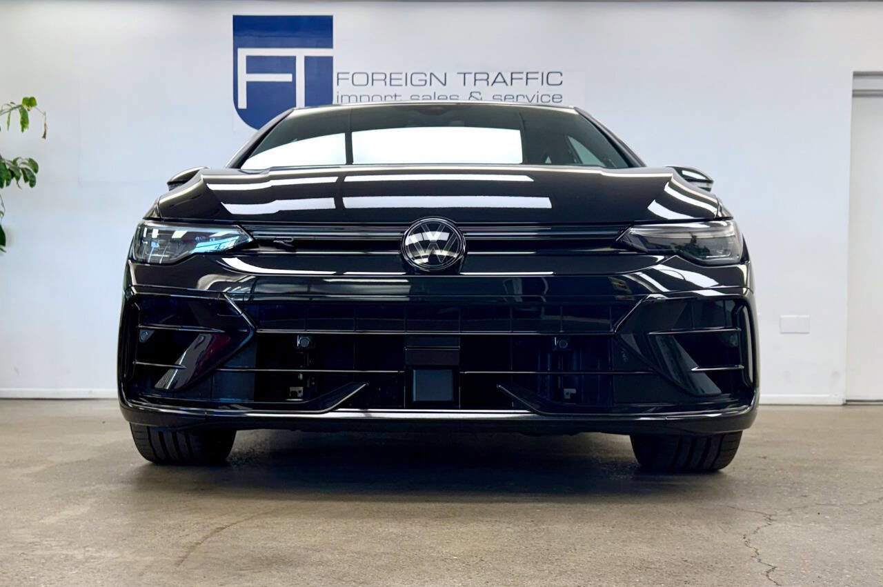 Used 2025 Volkswagen Golf R Black Edition image 21