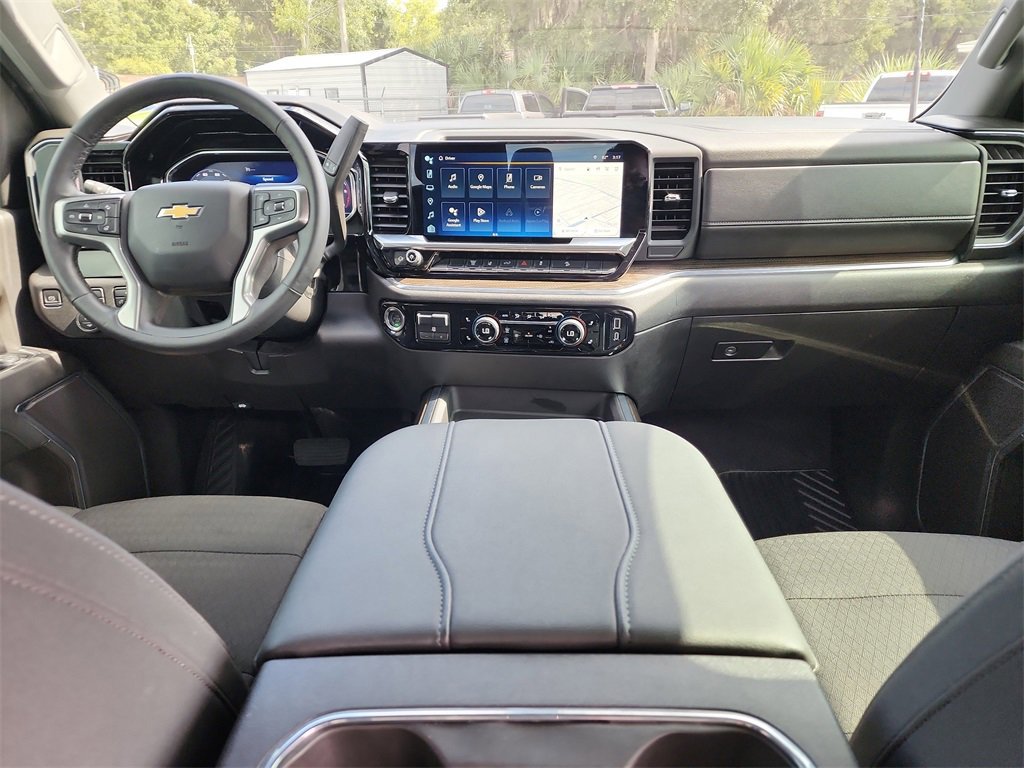 Used 2025 Chevrolet Silverado 3500 LT AWD/4WD image 14