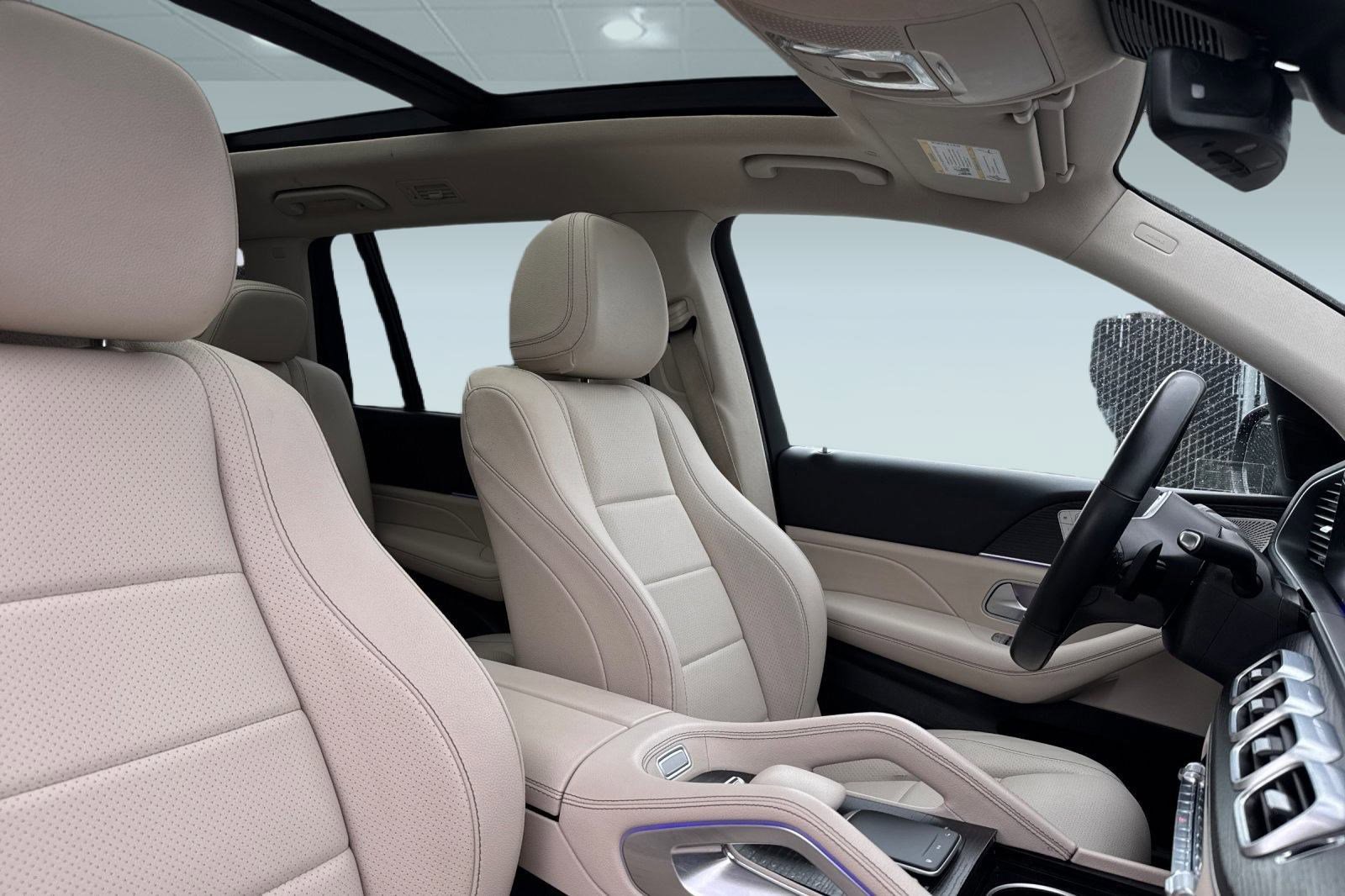 Used 2021 Mercedes-Benz GLS 450 4MATIC image 32