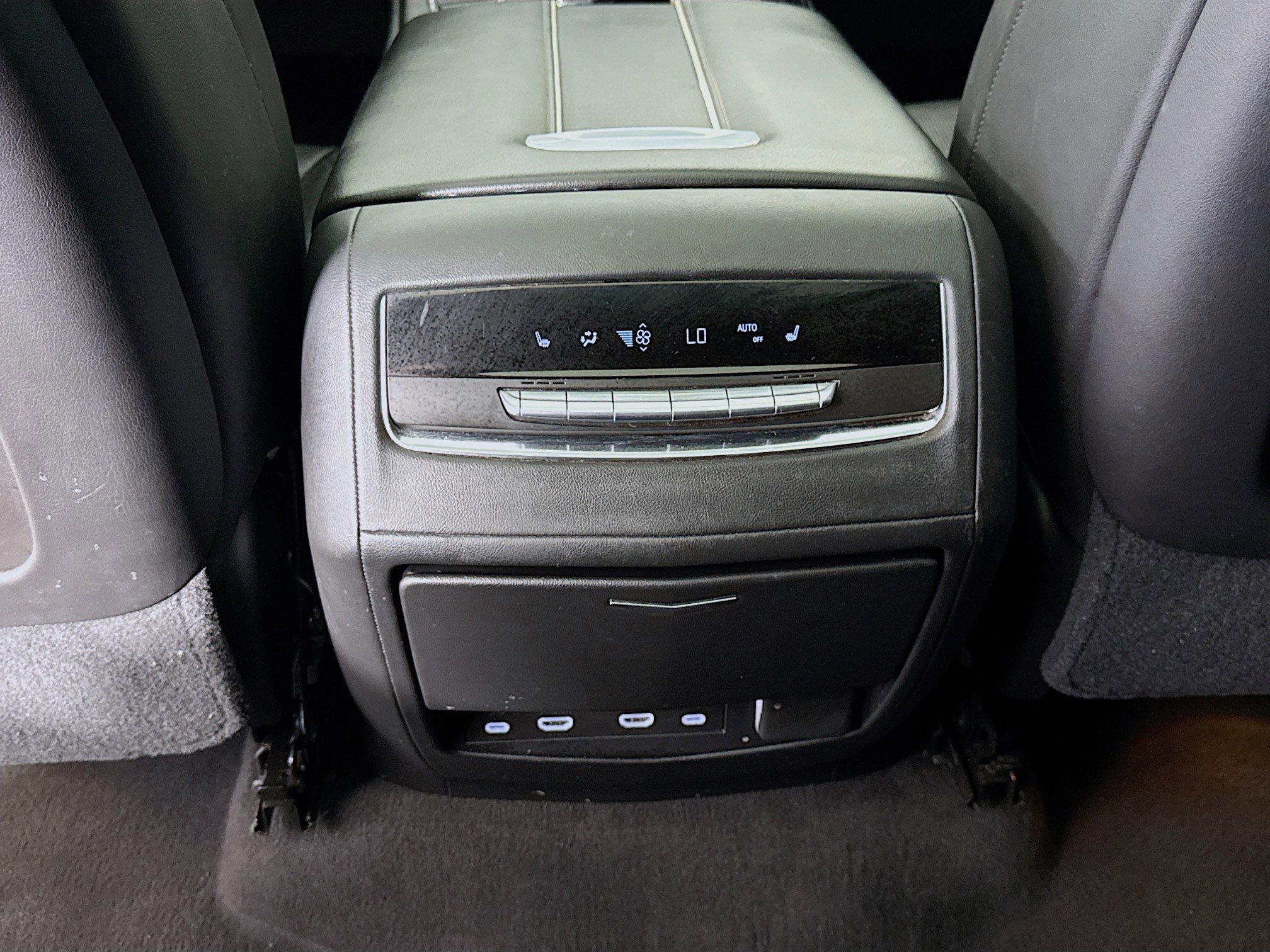 Used 2021 Cadillac Escalade Sport w/ Heavy-Duty Trailer Package AWD/4WD image 28