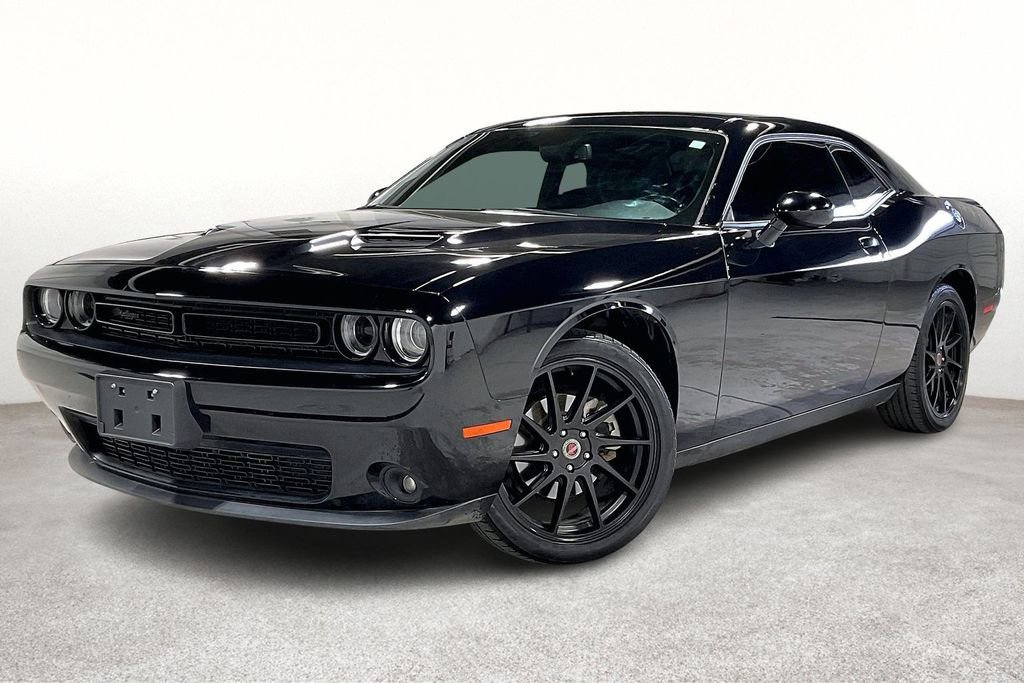 Used 2023 Dodge Challenger SXT w/ Blacktop Package image 14