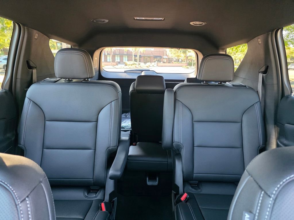 New 2025 Chevrolet Traverse LT w/ Enhanced Driving Package image 19