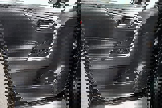 Used 2020 Toyota RAV4 XLE image 23