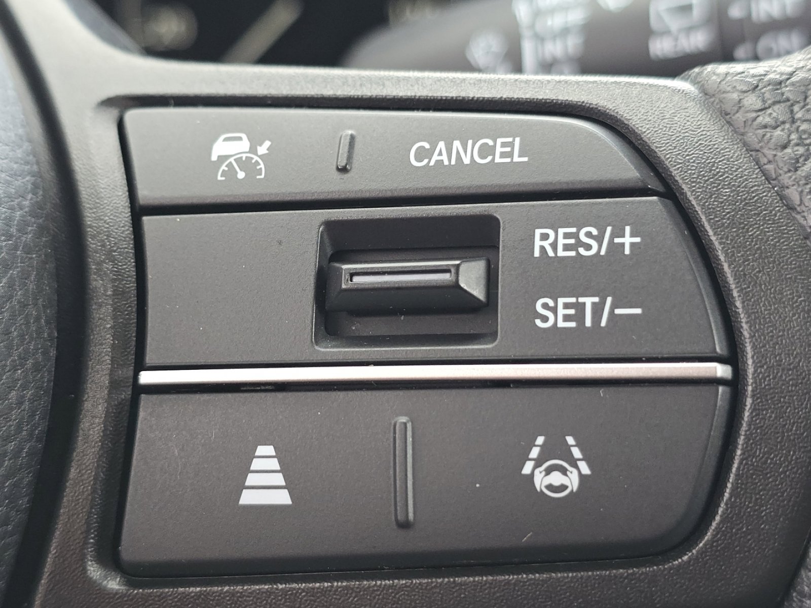 Used 2025 Honda HR-V LX image 4