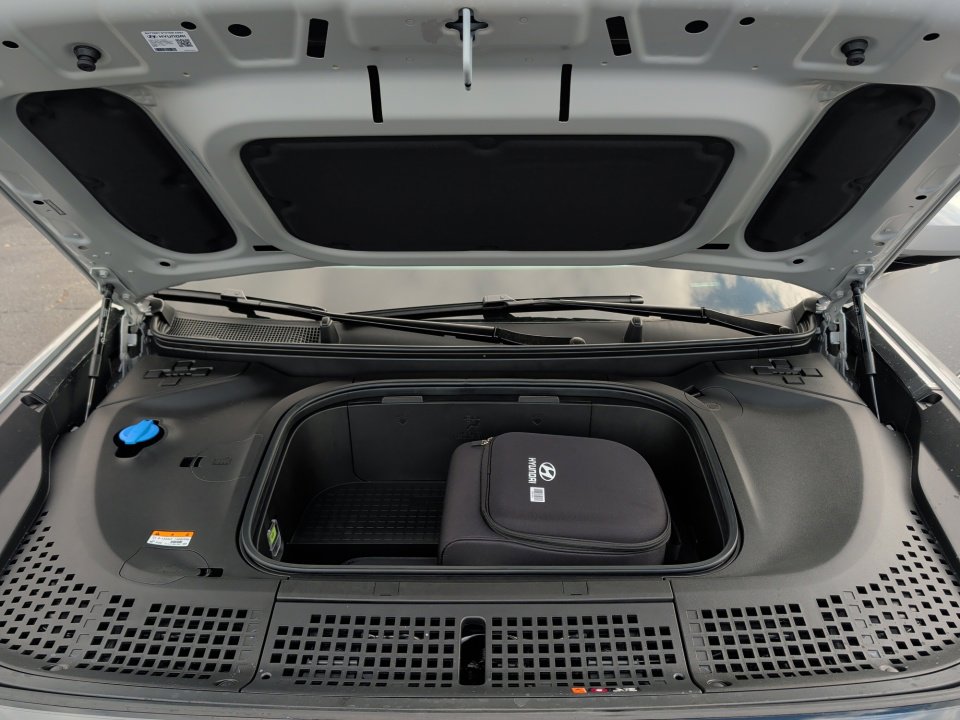 New 2026 Hyundai Ioniq 9 SEL image 16