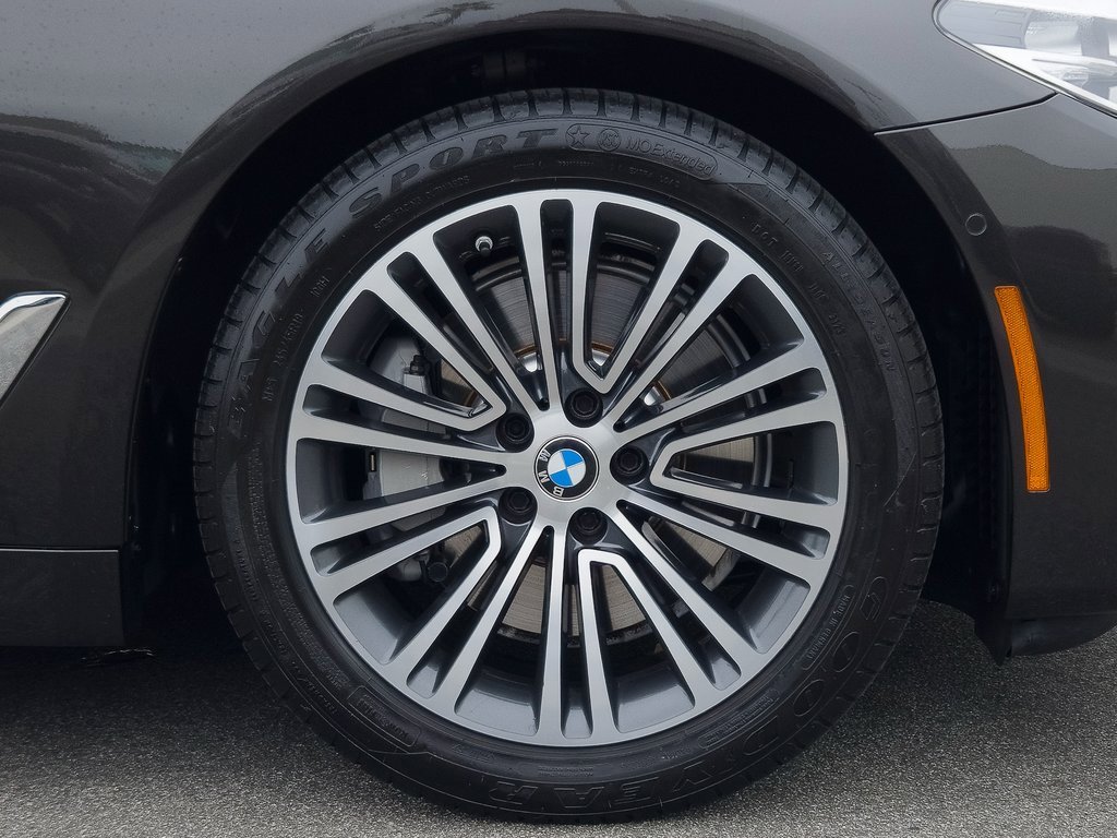Used 2019 BMW 540i w/ Convenience Package image 9