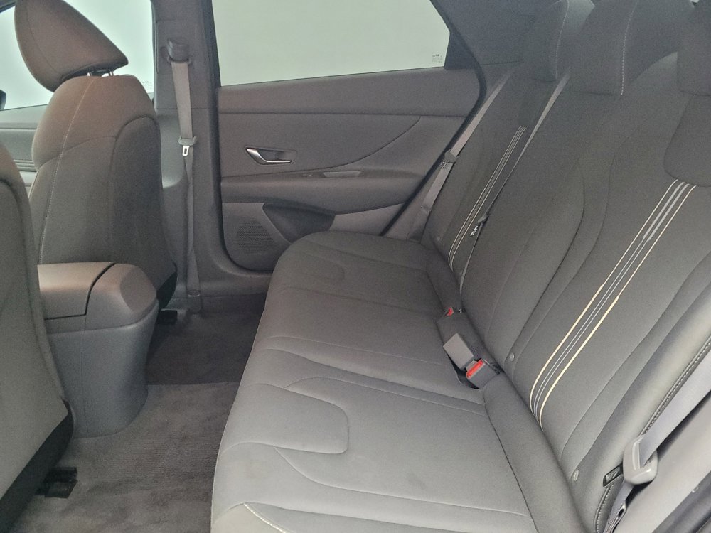 Used 2023 Hyundai Elantra SEL w/ Convenience Package image 18
